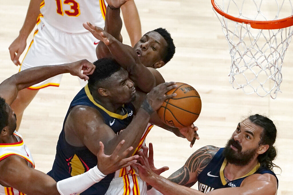 APTOPIX Pelicans Hawks Basketball